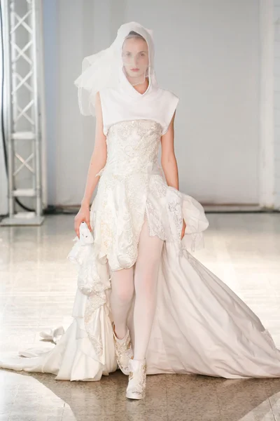 Look 28